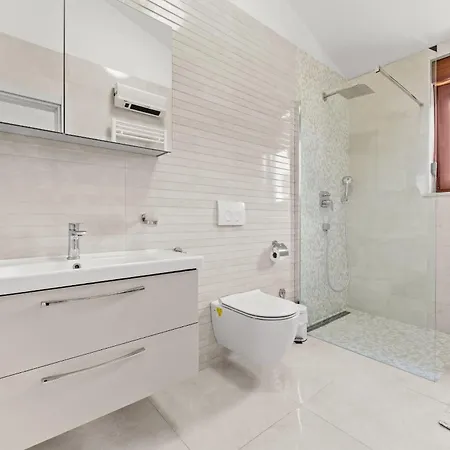Markulin Near Medulin For 8 People Only 2km From The - Pet Friendly