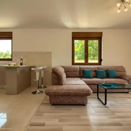 Markulin Near Medulin For 8 People Only 2km From The Villa *