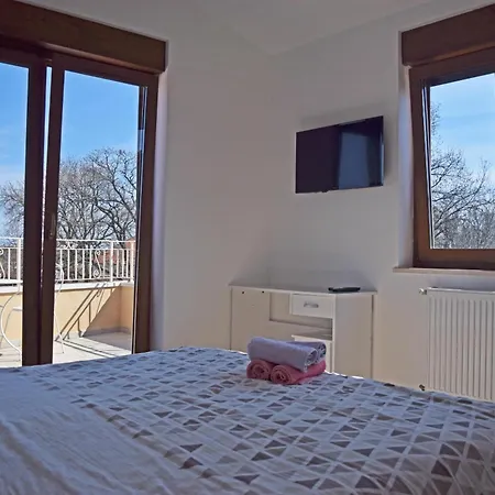 Markulin Near Medulin For 8 People Only 2km From The