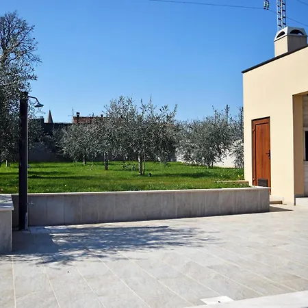 Villa Markulin Near Medulin For 8 People Only 2km From The Sisan