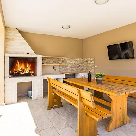 ヴィラ Markulin Near Medulin For 8 People Only 2km From The - Pet Friendly *