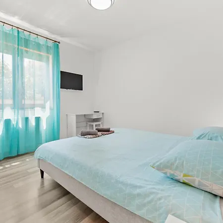 Markulin Near Medulin For 8 People Only 2km From The - Pet Friendly ヴィラ Šišan