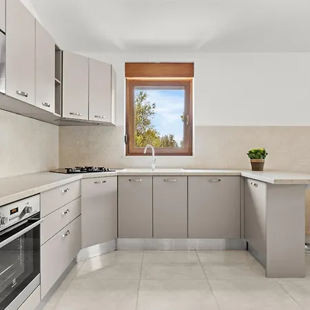 Markulin Near Medulin For 8 People Only 2km From The - Pet Friendly *