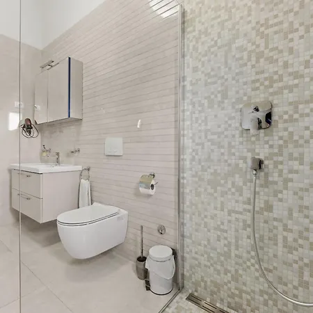 Markulin Near Medulin For 8 People Only 2km From The - Pet Friendly Villa *